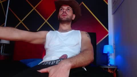 Snapshot of cindyandcarlo chatting on January 31, 2025, 10:31 pm CindyandCarlo online show from January 31, 2025, 10:31 pm