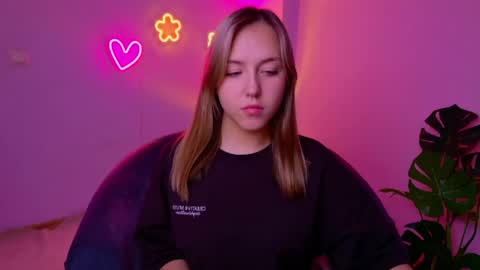cindylovesmith online show from June 4, 2026, 3:45 am