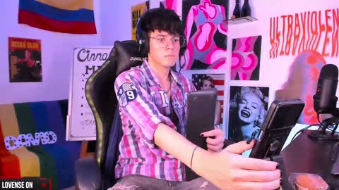 David     Independent Model online show from January 14, 2025, 4:47 am