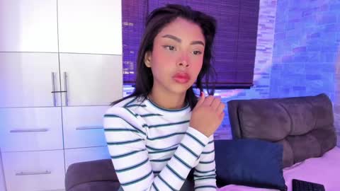 Snapshot of cinnamon_kyla chatting on January 10, 2025, 4:30 pm cinnamon_kyla online show from January 10, 2025, 4:30 pm