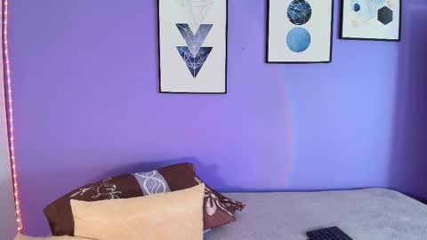 Snapshot of cinnamon_kyla chatting on February 23, 2025, 12:27 pm cinnamon_kyla online show from February 23, 2025, 12:27 pm