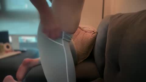 cinnamonache online show from November 17, 2025, 3:07 pm