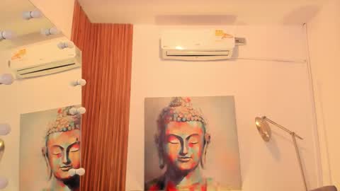 Cintia online show from December 3, 2025, 10:24 am