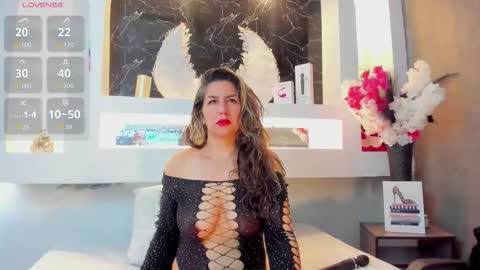 Cinthya  online show from October 16, 2025, 1:01 pm