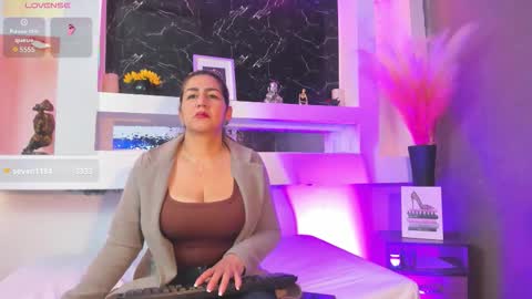 Cinthya  online show from March 25, 2026, 12:11 pm