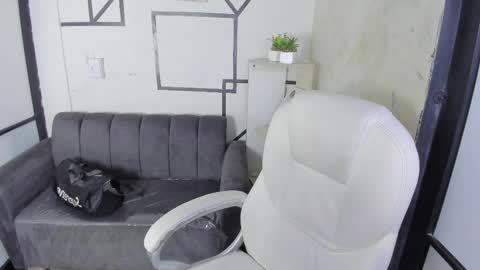 Snapshot of cintiacolins chatting on February 22, 2025, 4:51 pm CintiaCollins online show from February 22, 2025, 4:51 pm