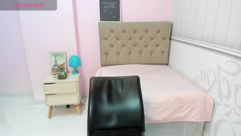 Snapshot of circe_cherry7 chatting on December 31, 2024, 12:43 am Circe Cherry online show from December 31, 2024, 12:43 am