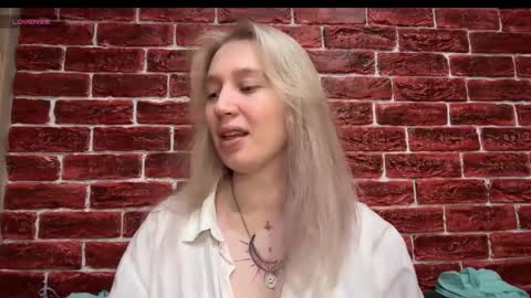 citrusblissss online show from November 6, 2025, 3:02 pm