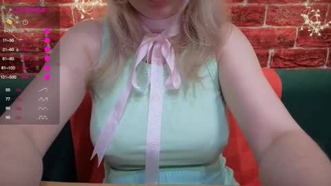 citrusblissss online show from December 22, 2025, 2:14 pm