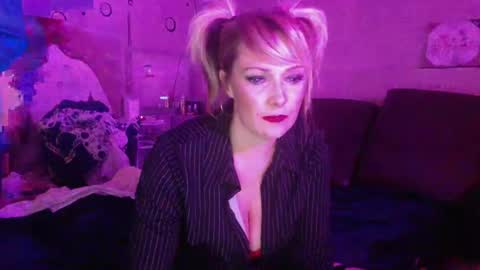 Snapshot of cj_wunderlust chatting on October 8, 2025, 2:53 am cj_wunderlust online show from October 8, 2025, 2:53 am
