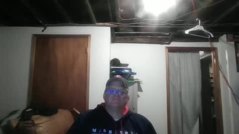 cjohns3501 online show from April 16, 2026, 3:51 am