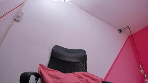 Snapshot of claire_aristizabal chatting on March 11, 2025, 6:43 am claire aristizabal online show from March 11, 2025, 6:43 am