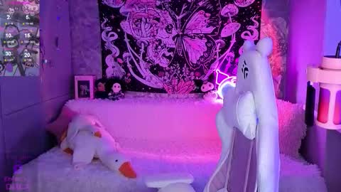 Claire Faers online show from November 16, 2025, 6:13 pm