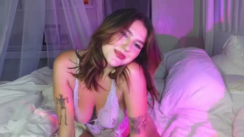 clairerae3 online show from April 4, 2026, 4:00 am