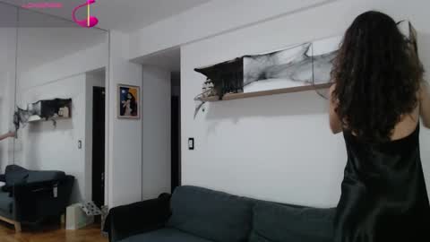 clairevarhol online show from October 5, 2025, 12:53 am