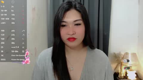 CLAIRE online show from November 11, 2025, 9:53 am