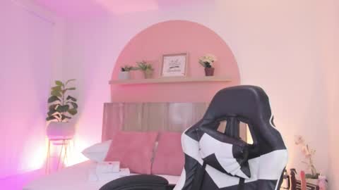 C L A R A online show from February 19, 2026, 2:40 am