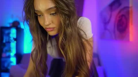 Clara smile online show from November 3, 2025, 7:37 pm