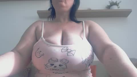 Clara online show from April 15, 2026, 2:46 pm