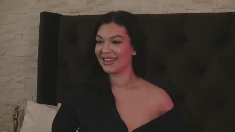 Clara online show from October 15, 2025, 6:41 pm