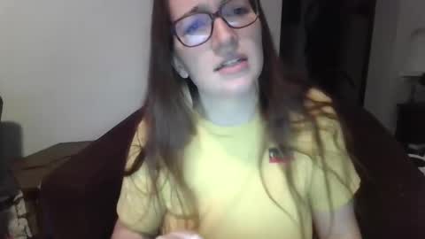 Snapshot of clarawolfe22 chatting on September 12, 2025, 3:39 am Clara Wolfe online show from September 12, 2025, 3:39 am