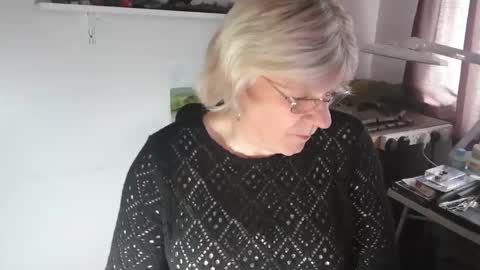 Snapshot of clarem chatting on September 27, 2025, 1:05 pm clare nylons online show from September 27, 2025, 1:05 pm