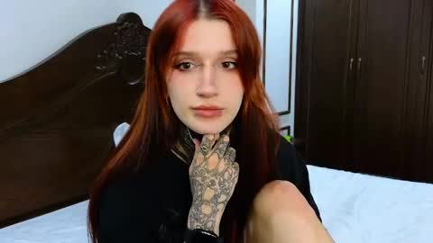 Snapshot of clarewoods chatting on May 3, 2026, 4:13 pm Sophie online show from May 3, 2026, 4:13 pm