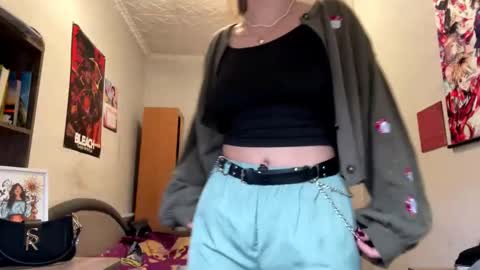 Karolina online show from February 26, 2026, 1:43 pm