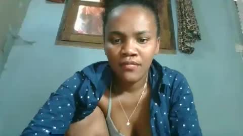 clarisse98 online show from November 23, 2025, 10:37 am