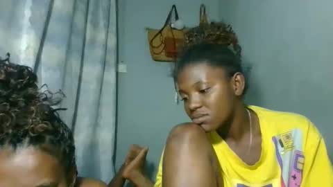 clarisse98 online show from December 2, 2025, 2:56 pm