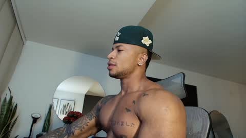 Snapshot of clark_strong chatting on January 19, 2025, 11:32 pm clark_strong online show from January 19, 2025, 11:32 pm