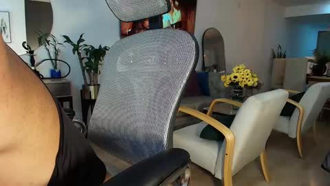 Snapshot of clark_strong chatting on March 4, 2025, 8:49 pm clark_strong online show from March 4, 2025, 8:49 pm