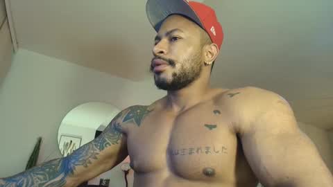 Snapshot of clark_strong chatting on November 3, 2025, 8:21 pm clark_strong online show from November 3, 2025, 8:21 pm