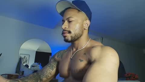 Snapshot of clark_strong chatting on November 12, 2025, 8:52 pm clark_strong online show from November 12, 2025, 8:52 pm