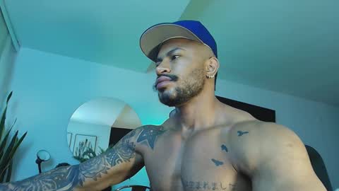 Snapshot of clark_strong chatting on November 16, 2025, 12:00 pm clark_strong online show from November 16, 2025, 12:00 pm