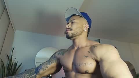 Snapshot of clark_strong chatting on December 1, 2025, 12:26 am clark_strong online show from December 1, 2025, 12:26 am