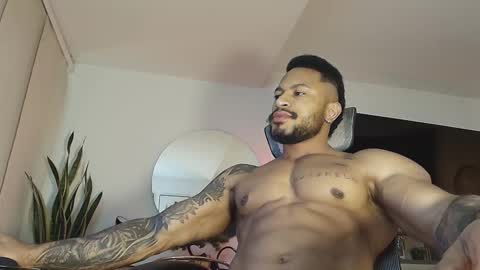 Snapshot of clark_strong chatting on February 4, 2026, 9:53 pm clark_strong online show from February 4, 2026, 9:53 pm