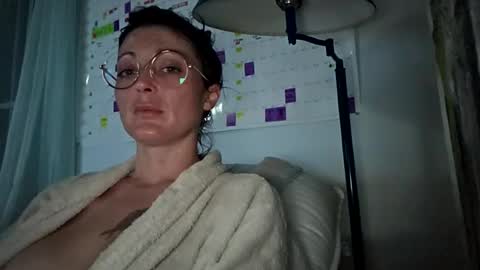 Snapshot of clarnbear chatting on July 19, 2026, 2:04 am clarnbear online show from July 19, 2026, 2:04 am