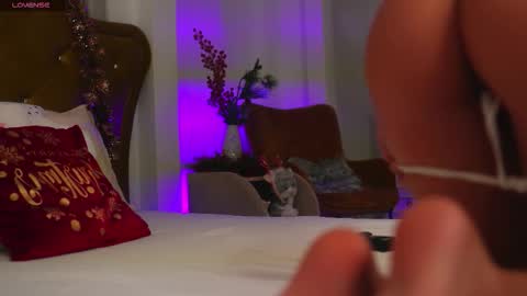 Snapshot of classybarby__ chatting on December 23, 2025, 3:26 am Velma online show from December 23, 2025, 3:26 am