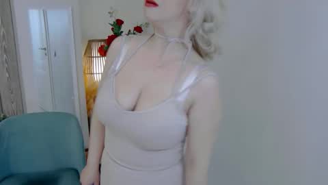 Classy Tinna online show from April 25, 2026, 5:32 am