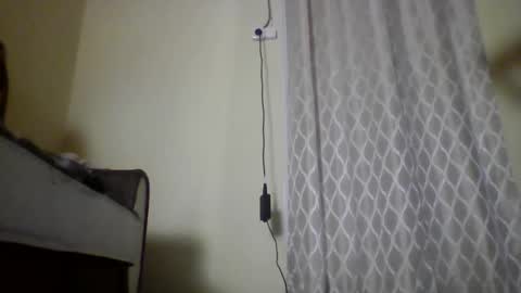 claudy97300 online show from April 3, 2026, 6:39 pm