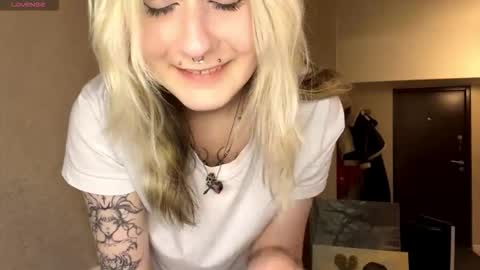 Jenny online show from December 1, 2025, 6:46 pm