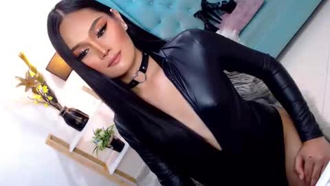 Cleo online show from October 27, 2025, 11:52 pm