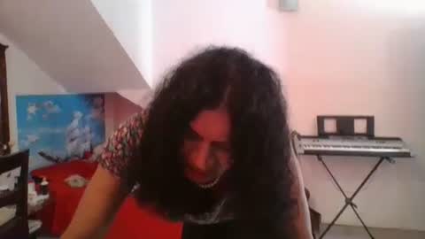 Cleopatra online show from September 22, 2025, 3:30 am