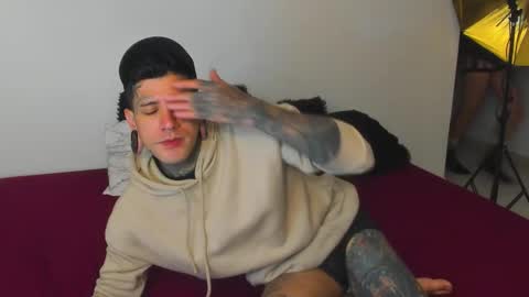 Snapshot of cleosexxx chatting on October 21, 2025, 2:34 am cleo y maikol online show from October 21, 2025, 2:34 am