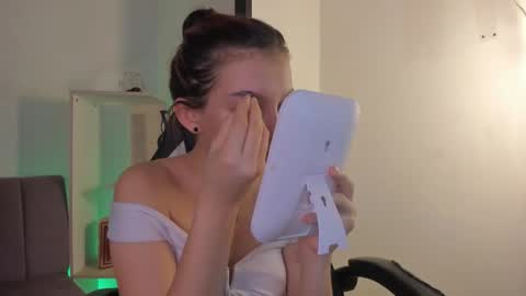 cleowhite_ online show from February 19, 2026, 7:54 pm