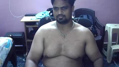 Snapshot of clitorisgspot69 chatting on November 5, 2025, 6:41 pm Raj online show from November 5, 2025, 6:41 pm