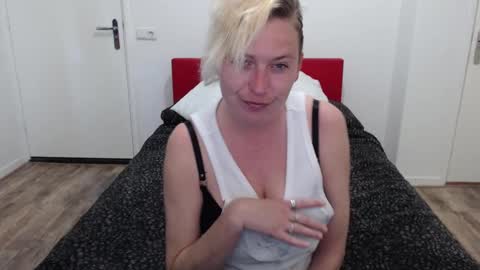 Snapshot of clittytastic chatting on March 9, 2025, 2:43 pm Syl online show from March 9, 2025, 2:43 pm