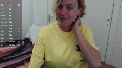 Snapshot of clittytastic chatting on October 1, 2025, 7:14 am Syl online show from October 1, 2025, 7:14 am