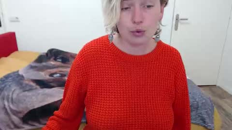 Snapshot of clittytastic chatting on November 20, 2025, 8:03 am Syl online show from November 20, 2025, 8:03 am